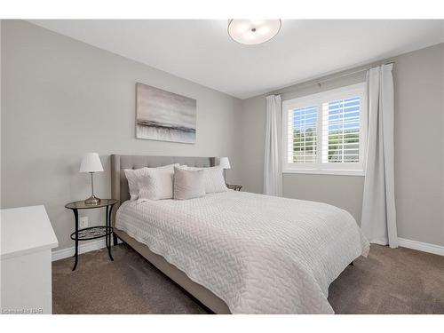 7 Mcfarland Street Street, Thorold, ON - Indoor Photo Showing Bedroom