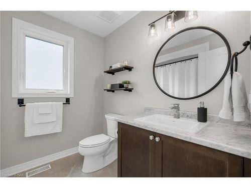 7 Mcfarland Street Street, Thorold, ON - Indoor Photo Showing Bathroom