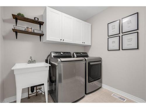 7 Mcfarland Street Street, Thorold, ON - Indoor Photo Showing Laundry Room