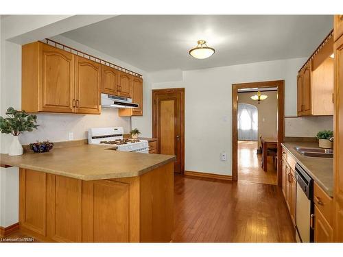 168 Thorold Road, Welland, ON - Indoor Photo Showing Kitchen