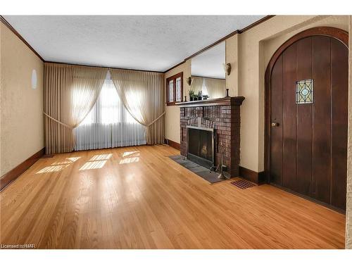 168 Thorold Road, Welland, ON - Indoor Photo Showing Living Room With Fireplace