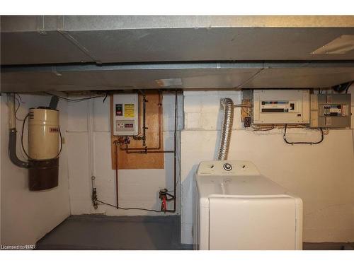 168 Thorold Road, Welland, ON - Indoor Photo Showing Laundry Room