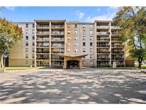 306-6390 Huggins Street, Niagara Falls, ON - Outdoor With Balcony With Facade