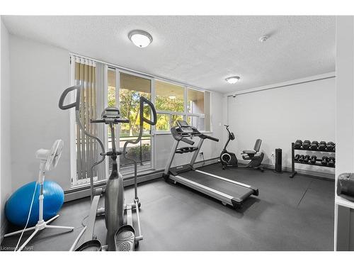 306-6390 Huggins Street, Niagara Falls, ON - Indoor Photo Showing Gym Room