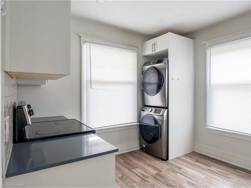 5 Herrick Avenue, St. Catharines, ON - Indoor Photo Showing Laundry Room