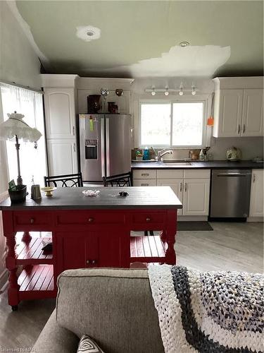 2853 Bethune Av Avenue, Ridgeway, ON - Indoor Photo Showing Kitchen