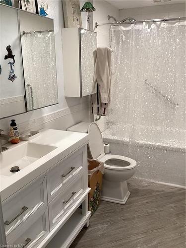 2853 Bethune Av Avenue, Ridgeway, ON - Indoor Photo Showing Bathroom