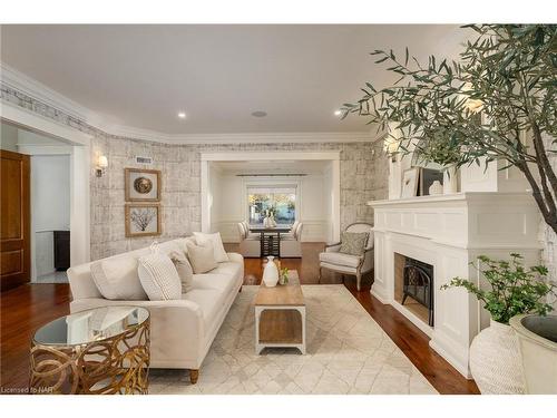 30 Dalhousie Avenue, St. Catharines, ON - Indoor Photo Showing Living Room With Fireplace