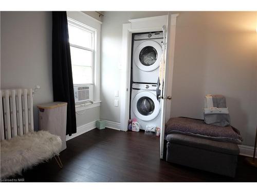 2-5029 Fourth Avenue, Niagara Falls, ON - Indoor Photo Showing Laundry Room