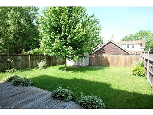 2-5029 Fourth Avenue, Niagara Falls, ON - Outdoor With Backyard