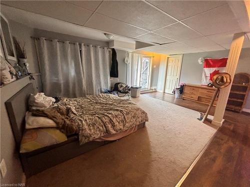 8779 Dogwood Crescent, Niagara Falls, ON - Indoor Photo Showing Bedroom