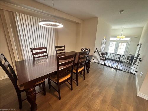 8779 Dogwood Crescent, Niagara Falls, ON - Indoor Photo Showing Dining Room