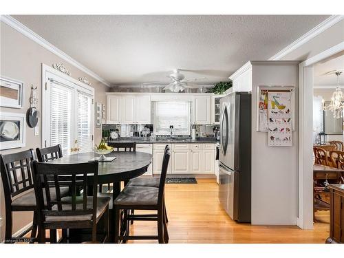 1 Shaver Road, St. Catharines, ON - Indoor Photo Showing Dining Room