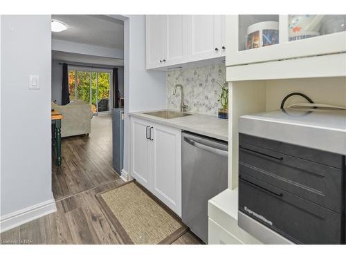 3125 Secord Place, Niagara Falls, ON - Indoor Photo Showing Kitchen