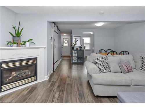 3125 Secord Place, Niagara Falls, ON - Indoor Photo Showing Living Room With Fireplace