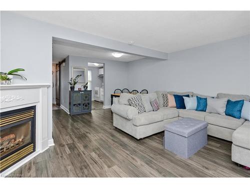 3125 Secord Place, Niagara Falls, ON - Indoor Photo Showing Living Room With Fireplace