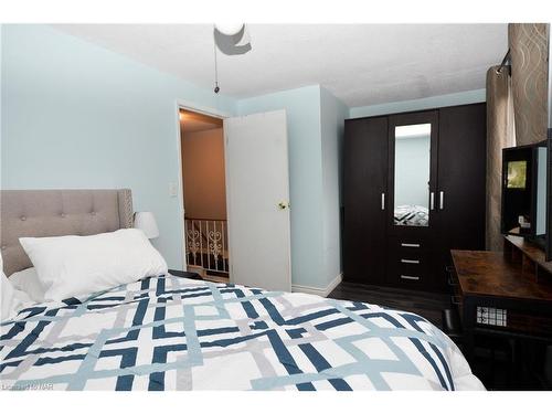 3125 Secord Place, Niagara Falls, ON - Indoor Photo Showing Bedroom