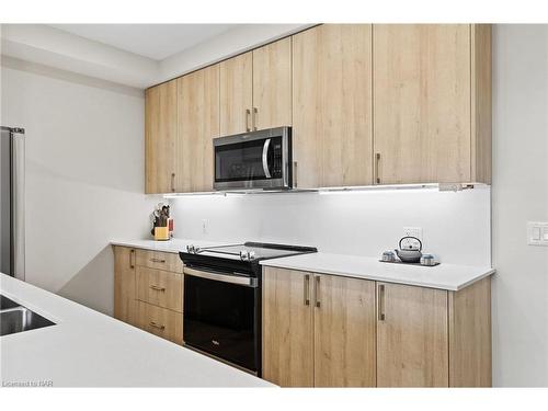 502-118 West Street, Port Colborne, ON - Indoor Photo Showing Kitchen