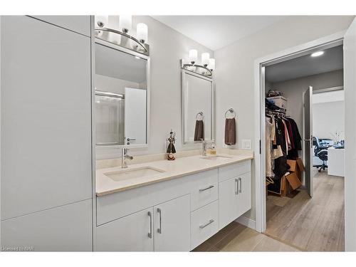 502-118 West Street, Port Colborne, ON - Indoor Photo Showing Bathroom