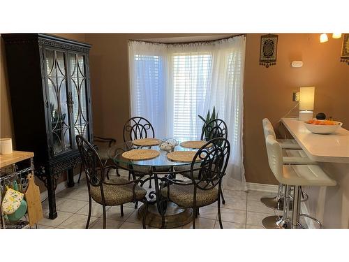 7 Miranda Court, Welland, ON - Indoor Photo Showing Dining Room