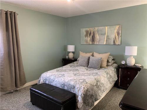 7 Miranda Court, Welland, ON - Indoor Photo Showing Bedroom