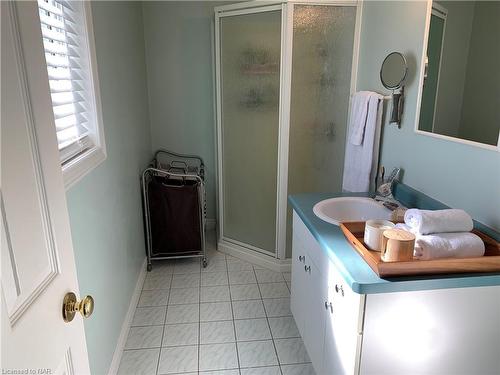 7 Miranda Court, Welland, ON - Indoor Photo Showing Bathroom