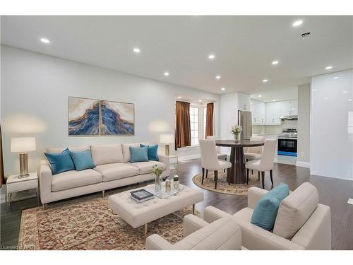 4492 Morrison Street, Niagara Falls, ON - Indoor Photo Showing Living Room