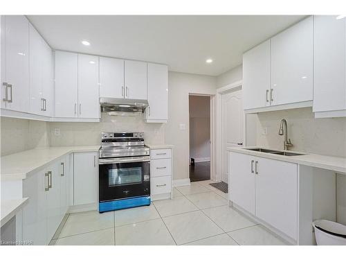 4492 Morrison Street, Niagara Falls, ON - Indoor Photo Showing Kitchen With Double Sink