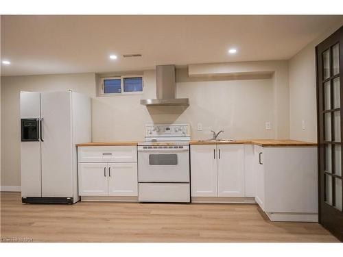 Lower-352 Bunting Road, St. Catharines, ON - Indoor Photo Showing Kitchen