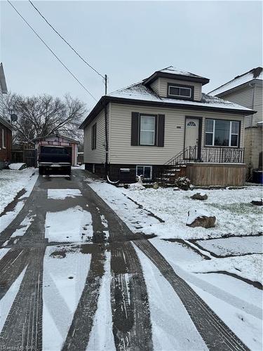 5564 Fraser Street, Niagara Falls, ON - Outdoor With Deck Patio Veranda