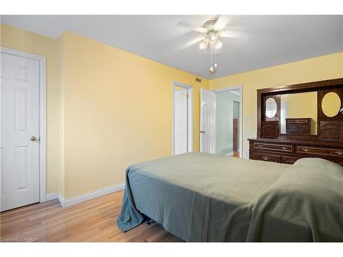 9 King Street, Thorold, ON - Indoor Photo Showing Bedroom