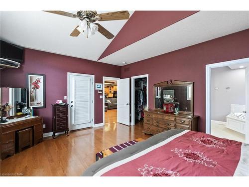 100 Thorold Road, Welland, ON - Indoor Photo Showing Bedroom