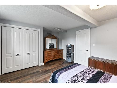 100 Thorold Road, Welland, ON - Indoor Photo Showing Bedroom