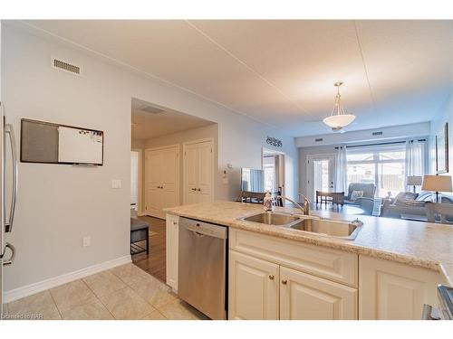 121-4644 Pettit Avenue, Niagara Falls, ON - Indoor Photo Showing Kitchen With Double Sink