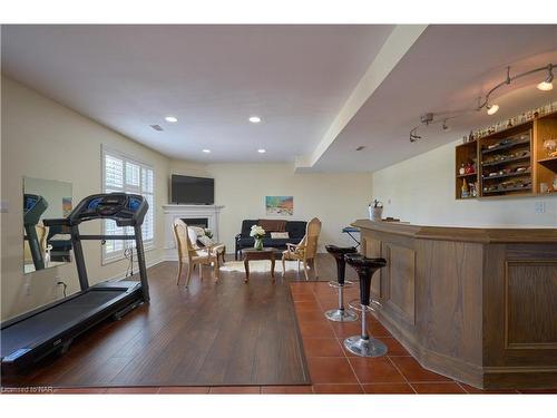 8207 Beaver Glen Drive, Niagara Falls, ON - Indoor Photo Showing Gym Room