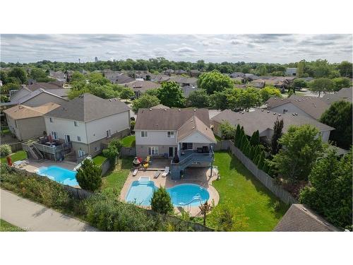 8207 Beaver Glen Drive, Niagara Falls, ON - Outdoor With In Ground Pool With View