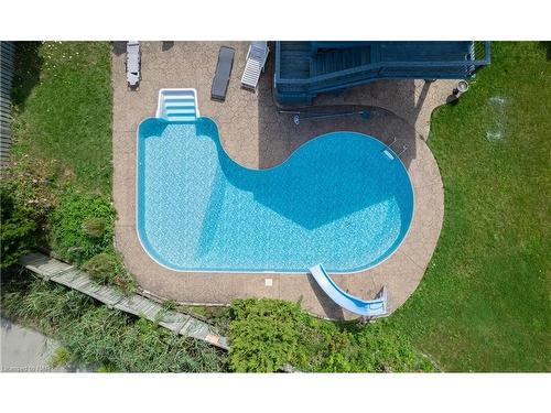 8207 Beaver Glen Drive, Niagara Falls, ON - Outdoor With In Ground Pool