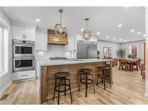 91 Kunda Park Boulevard, Fonthill, ON - Indoor Photo Showing Kitchen With Upgraded Kitchen