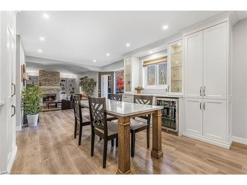 91 Kunda Park Boulevard, Fonthill, ON - Indoor Photo Showing Dining Room