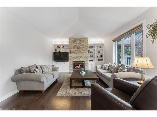 91 Kunda Park Boulevard, Fonthill, ON - Indoor Photo Showing Living Room With Fireplace