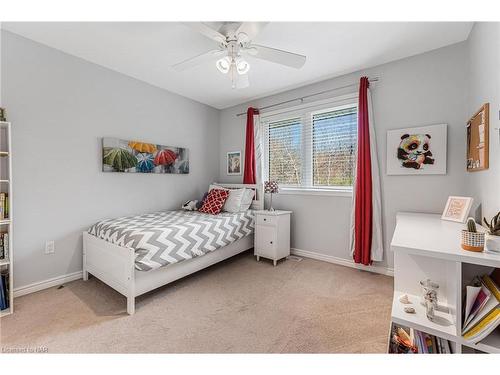 91 Kunda Park Boulevard, Fonthill, ON - Indoor Photo Showing Bedroom