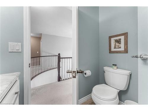 91 Kunda Park Boulevard, Fonthill, ON - Indoor Photo Showing Bathroom