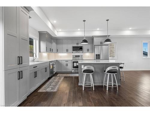 25 Haight Street, St. Catharines, ON - Indoor Photo Showing Kitchen With Upgraded Kitchen