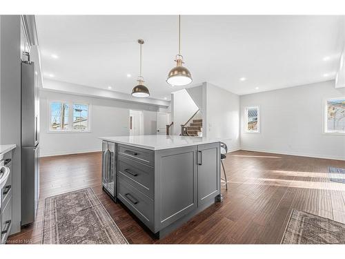 25 Haight Street, St. Catharines, ON - Indoor Photo Showing Kitchen