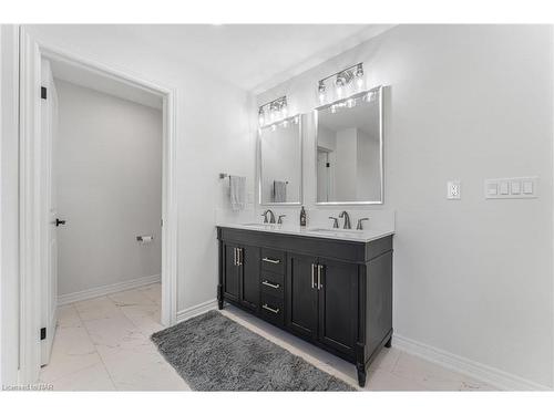 25 Haight Street, St. Catharines, ON - Indoor Photo Showing Bathroom