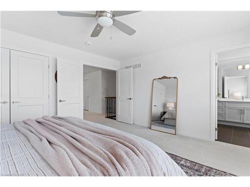 5068 Connor Drive, Beamsville, ON - Indoor Photo Showing Bedroom