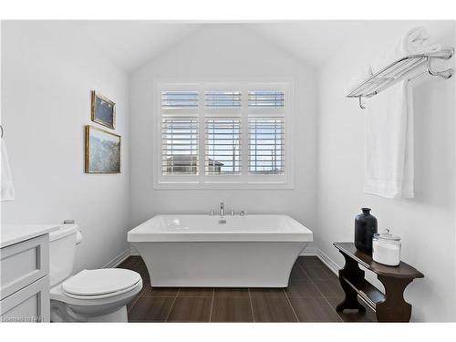 5068 Connor Drive, Beamsville, ON - Indoor Photo Showing Bathroom