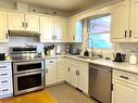 2827 Red Maple Av Avenue, Jordan Station, ON  - Indoor Photo Showing Kitchen With Double Sink 