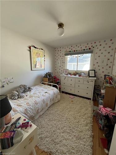 2827 Red Maple Av Avenue, Jordan Station, ON - Indoor Photo Showing Bedroom