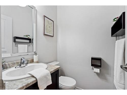 5060 Serena Drive Drive, Lincoln, ON - Indoor Photo Showing Bathroom